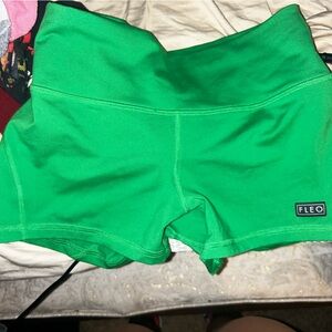 Fleo apex 3.25 green. Worn a few times. Like new.